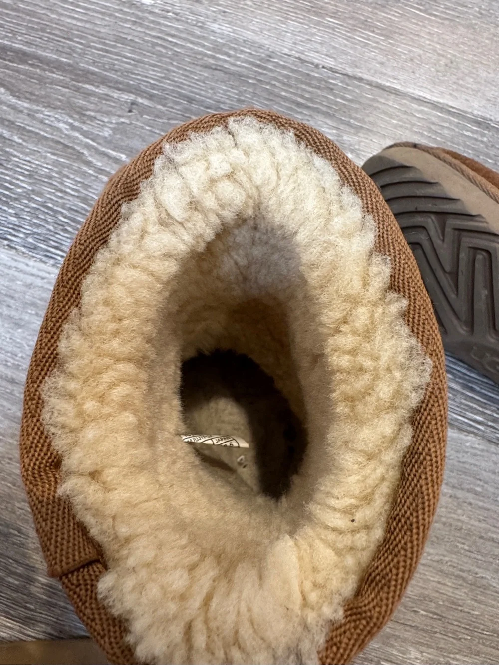 UGG Kids Classic Short Sheepskin Boots - Chestnut/Tan